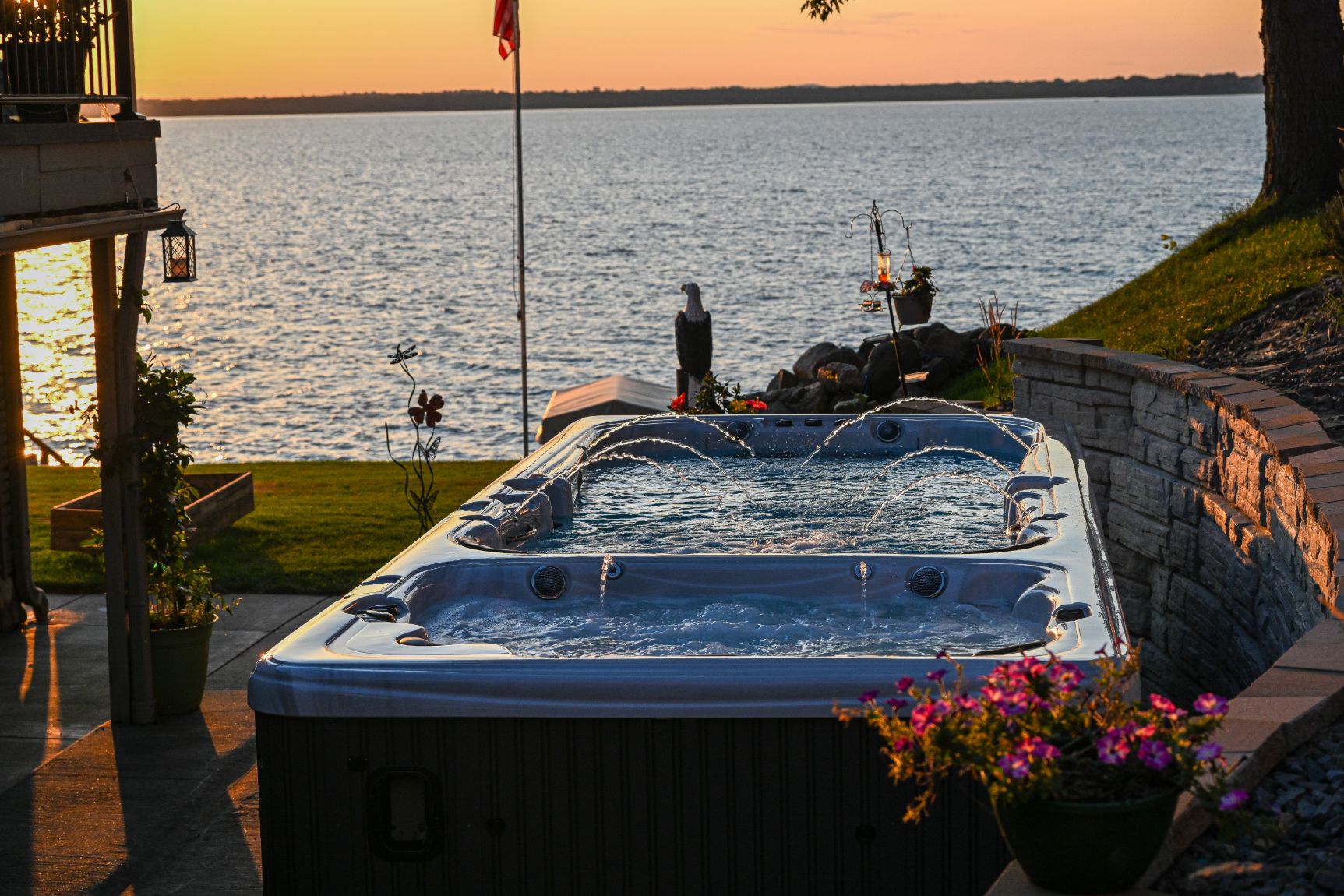 Hot Tub Lighthouse Spas & Pools Inc (2)