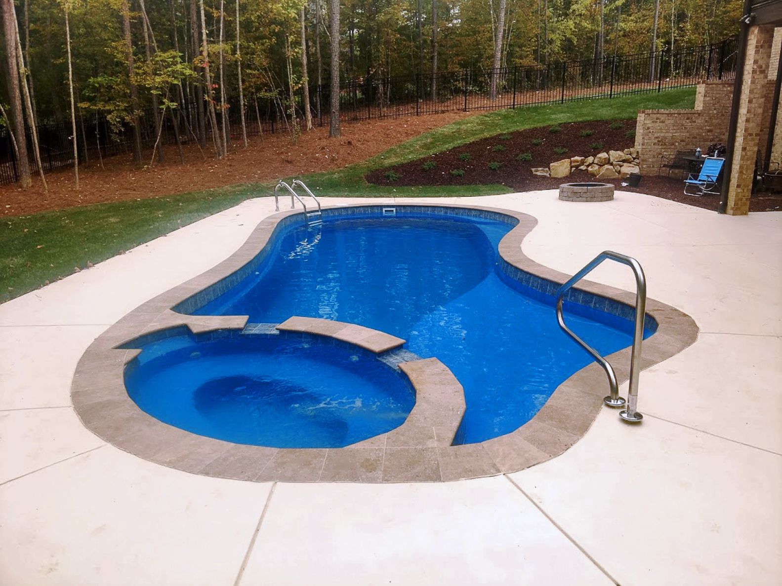 2017 1102 Brilliant Ocean Blue Cool Pools