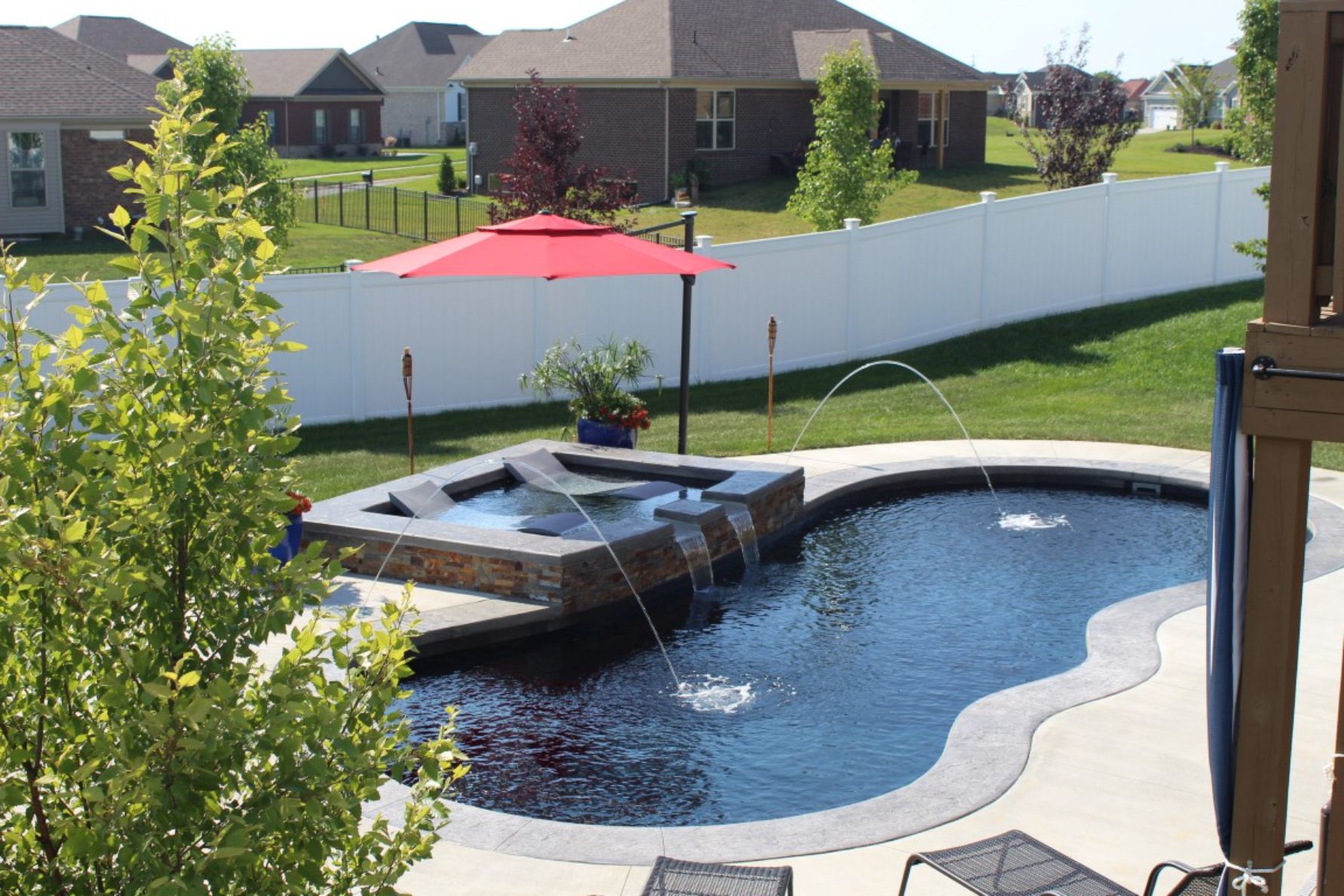 Imagine Pools Fantasy 35 Volcanic Black W Tanning Ledge 2019 0628 Wetscapes 2