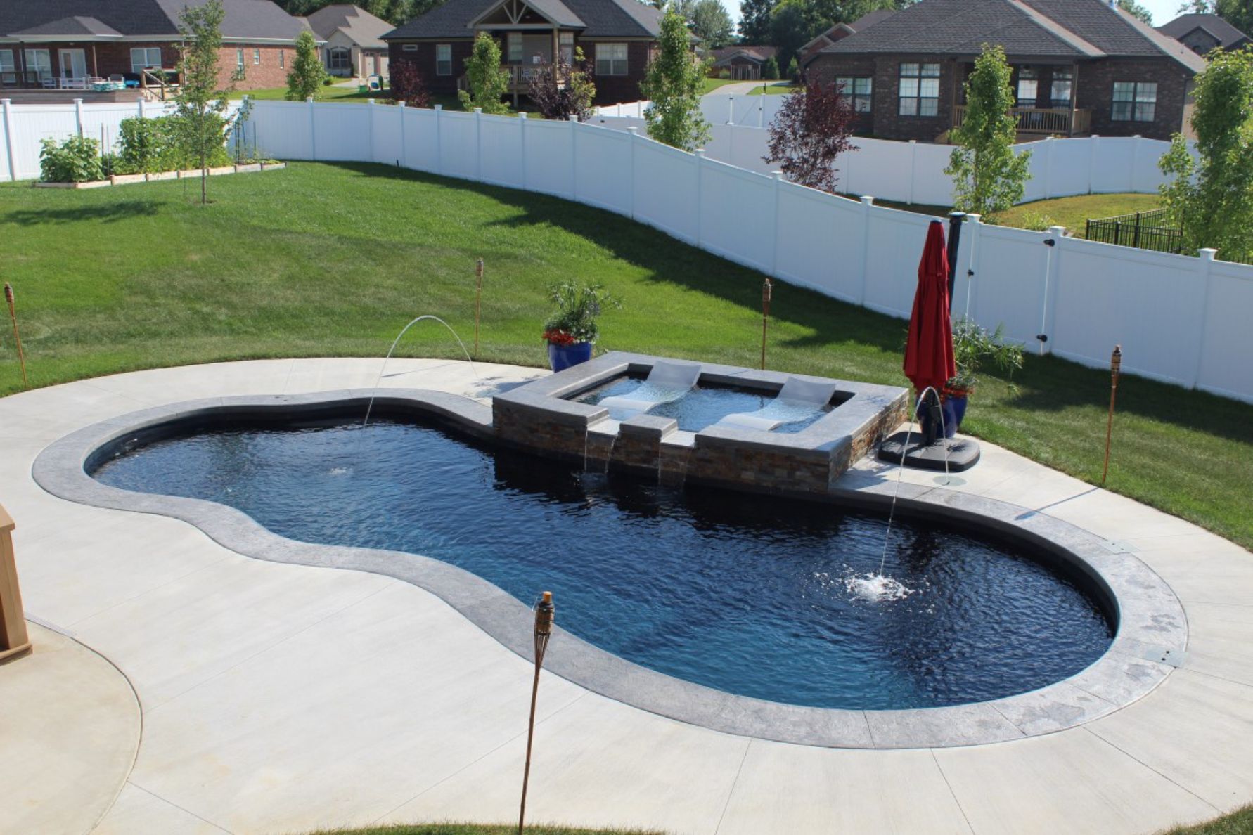 Imagine Pools Fantasy 35 Volcanic Black W Tanning Ledge 2019 0628 Wetscapes 4